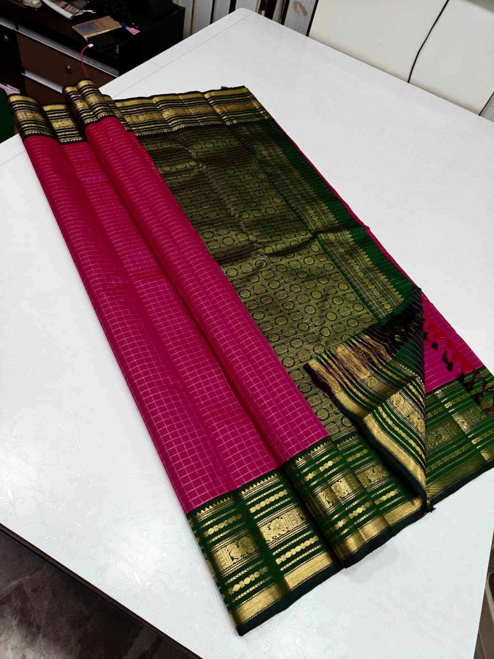 Elegant Contrast Border Kanchipuram Silk Saree